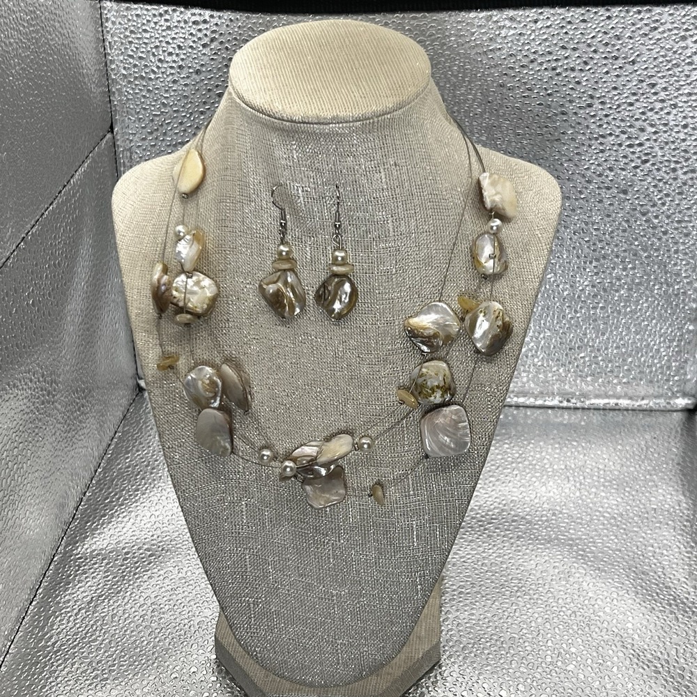 New Women's Necklace Earring Set‎ Neutral Colors 3 Strand Layer Necklace